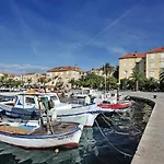 2 Bedroom Beautiful In Διαμέρισμα