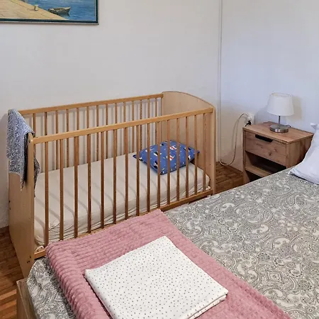 2 Bedroom Beautiful In Διαμέρισμα *