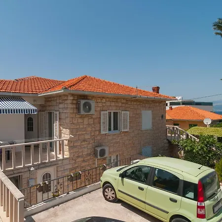 Apartment 2 Bedroom Beautiful In