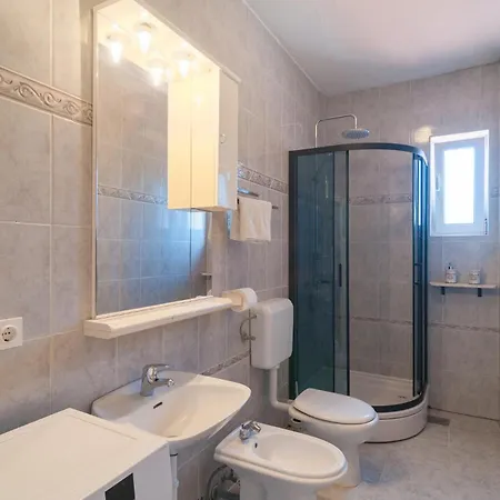 2 Bedroom Beautiful In *