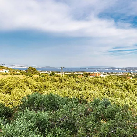 2 Bedroom Beautiful In Supetar